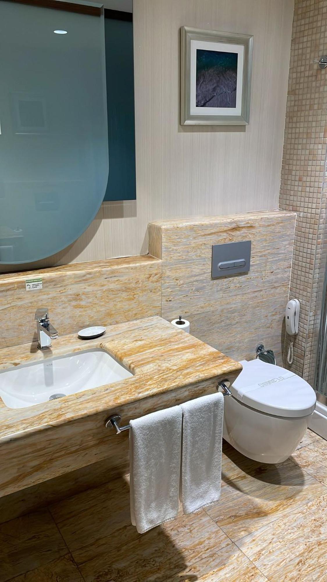 Ramada By Wyndham Gemli̇K Hotel Gemlik Cameră foto