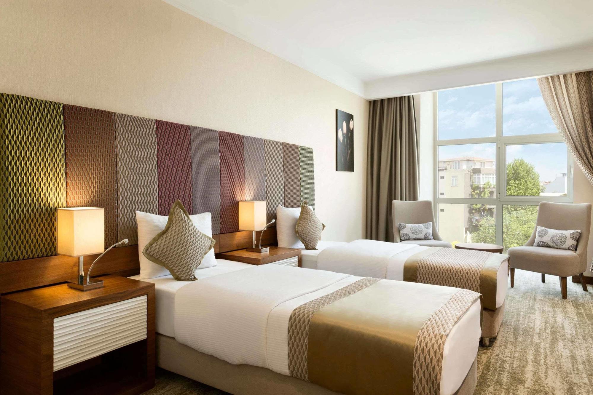 Ramada By Wyndham Gemli̇K Hotel Gemlik Exterior foto