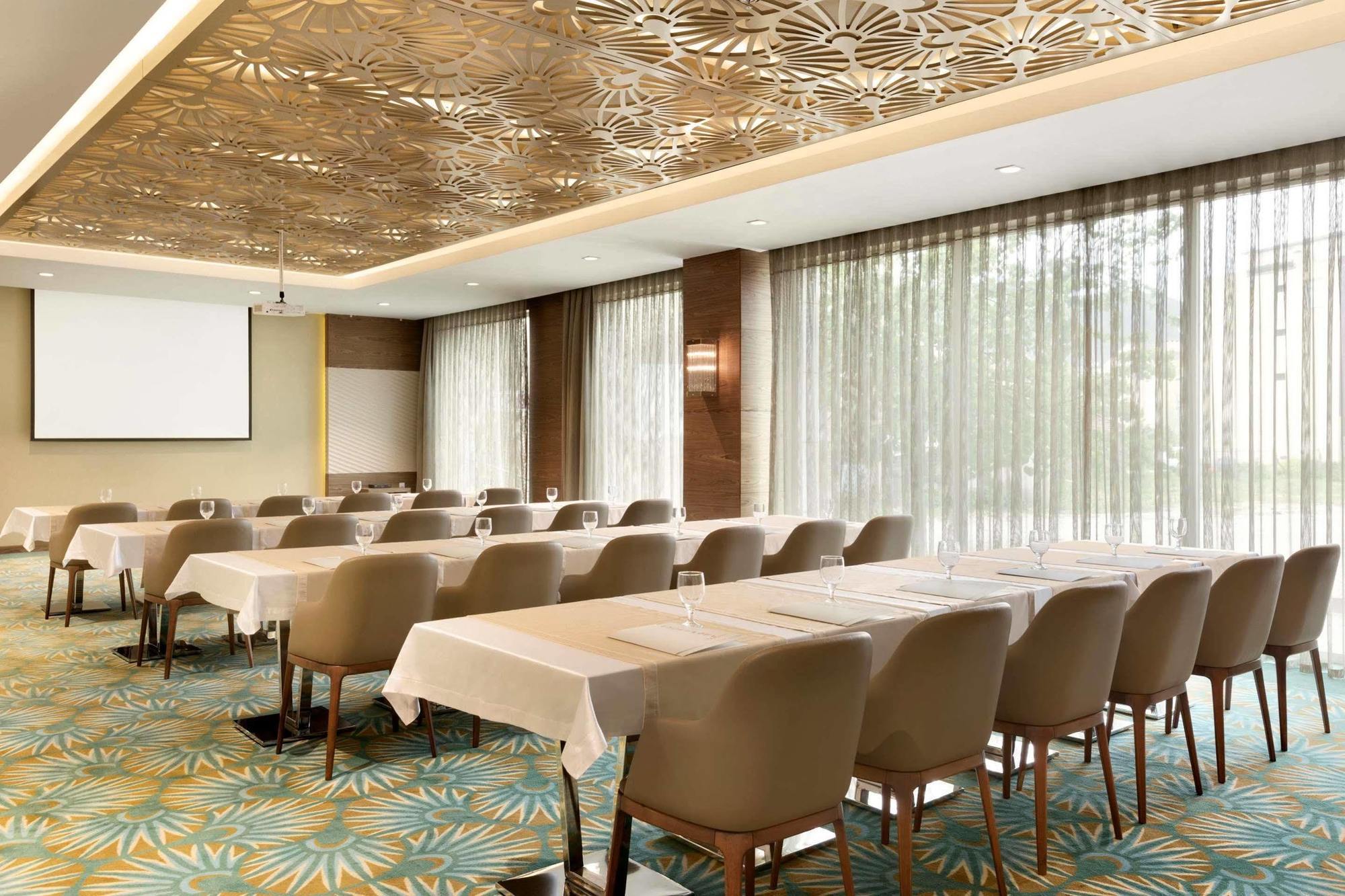 Ramada By Wyndham Gemli̇K Hotel Gemlik Exterior foto